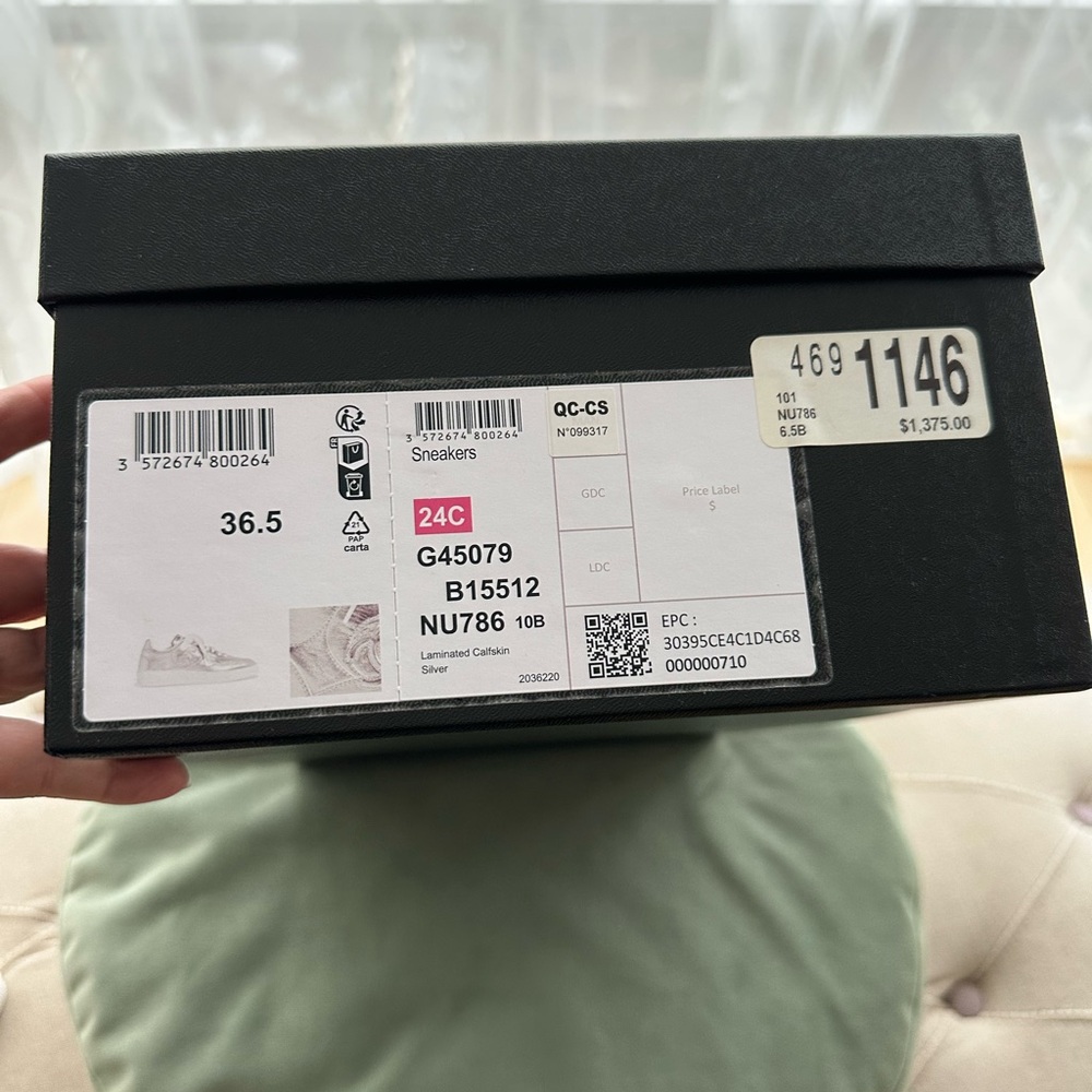 Authentic Chanel Shoe Box with tissue paper included. Brand new Excellent cond. - Picture 4 of 6